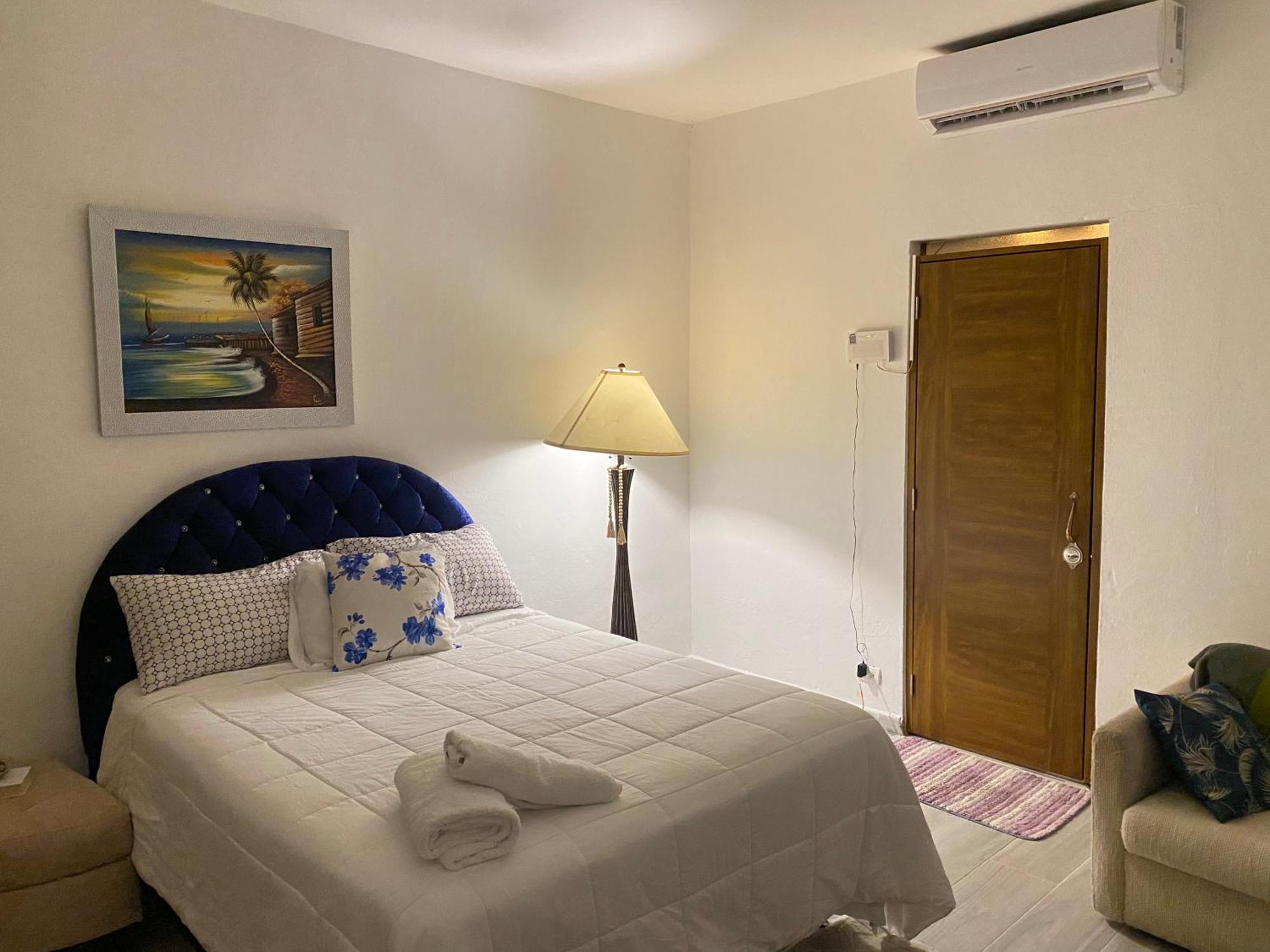 Only Room By Merengue House, 8 Minutos Airport Monte Adentro  Zewnętrze zdjęcie